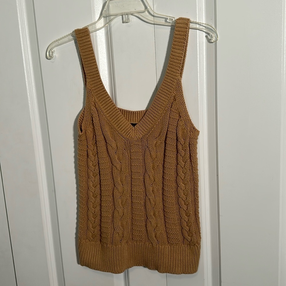 Banana Republic tan knitted sweater v neck vest,100% cotton, size small (S)